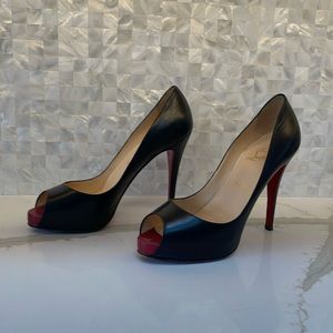 Christian Louboutin very prive shoe 39